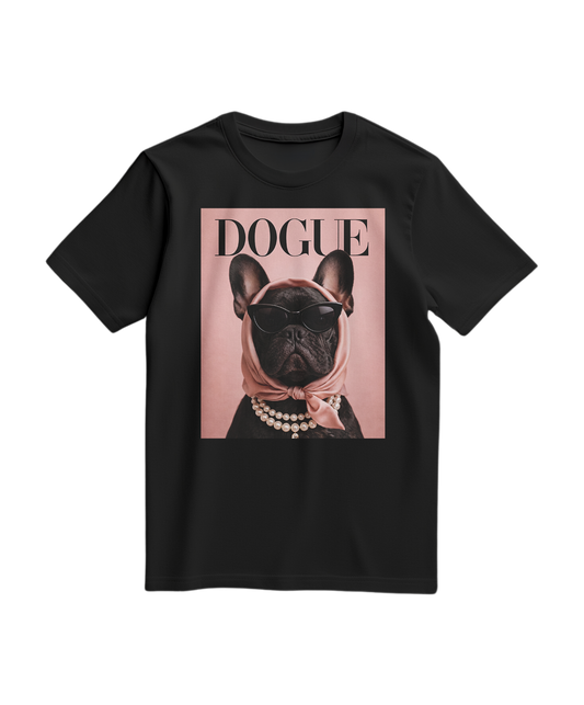 Camiseta preta The Frenchie Muse da Camalestore, com estampa de um vira-lata francês em destaque.