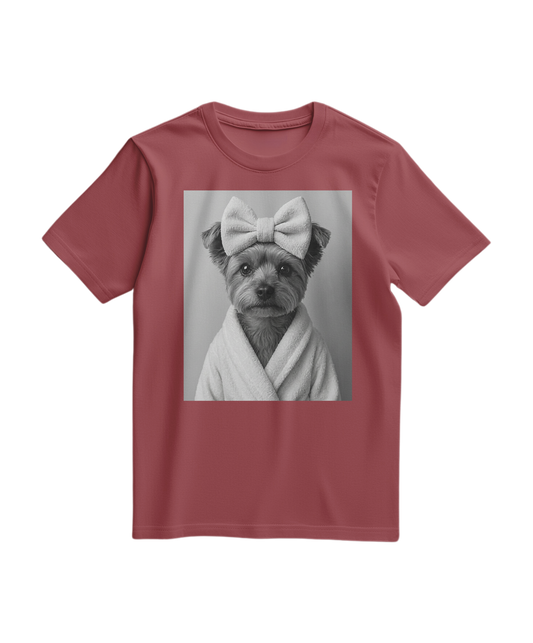 Camiseta terracota Yorkie Spa Day da Camalestore, T-shirt casual com estampa delicada de Yorkshire Terrier em dia de spa.