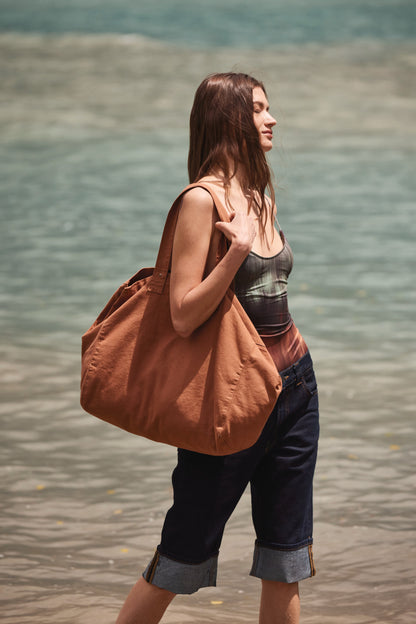 Acessório Camale The Origin Camale Tote, bolsa de ombro com design elegante e detalhes em materiais de alta qualidade.