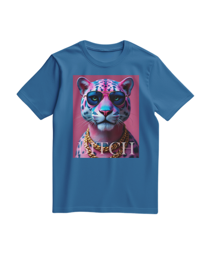 T-shirt Neon Jungle Boss da Camalestore, azul royal claro com design colorido de tema selvagem e letras destacadas.