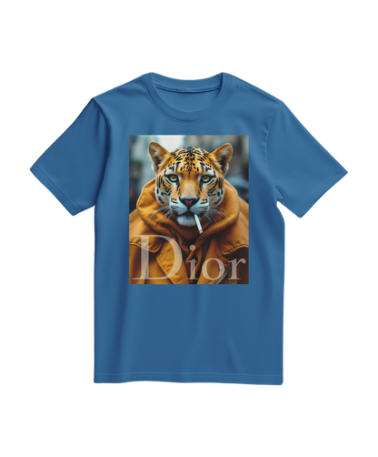 Camalestore T-shirt Jaguar Raw azul royal claro, com estampa de jaguar em tecido confortável, modelo casual e moderno.