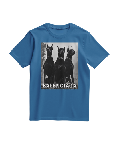 Camiseta Sentinel Vanguard Noir da Camalestore em azul claro, com design estilizado na frente, feita de tecido confortável.