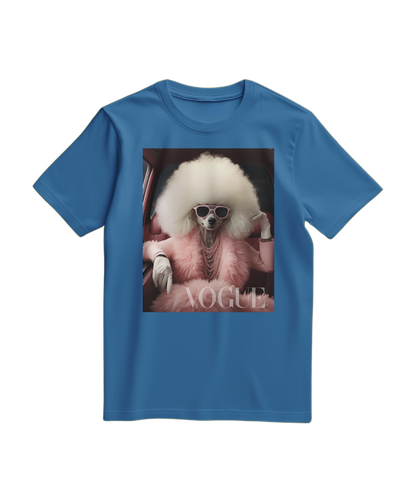 Camalestore camiseta azul claro com estampa de poodle glam, tecido confortável e estilo moderno.