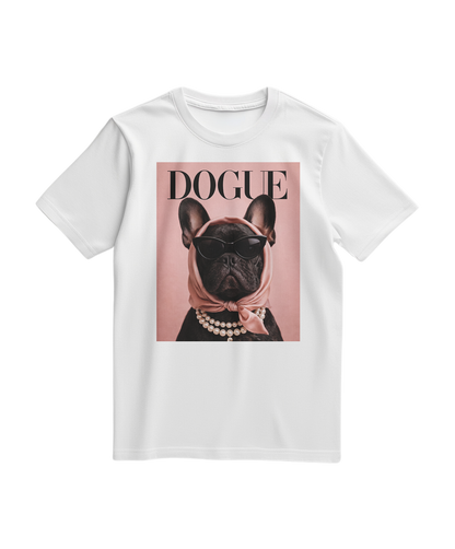 Camiseta branca The Frenchie Muse da Camalestore, t-shirt casual com estampa de um French Bulldog.