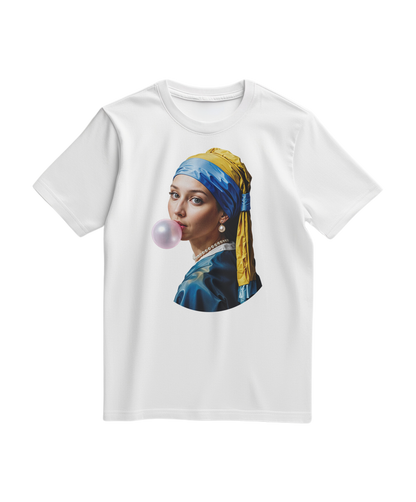 T-shirt branca Pearl Bubble da Camalestore, com estampa moderna e tecido confortável, exibida na imagem.
