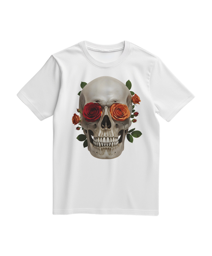 Camiseta branca Camalestore com estampa de caveira e rosa, estilo casual e moderno, vista frontal do produto.