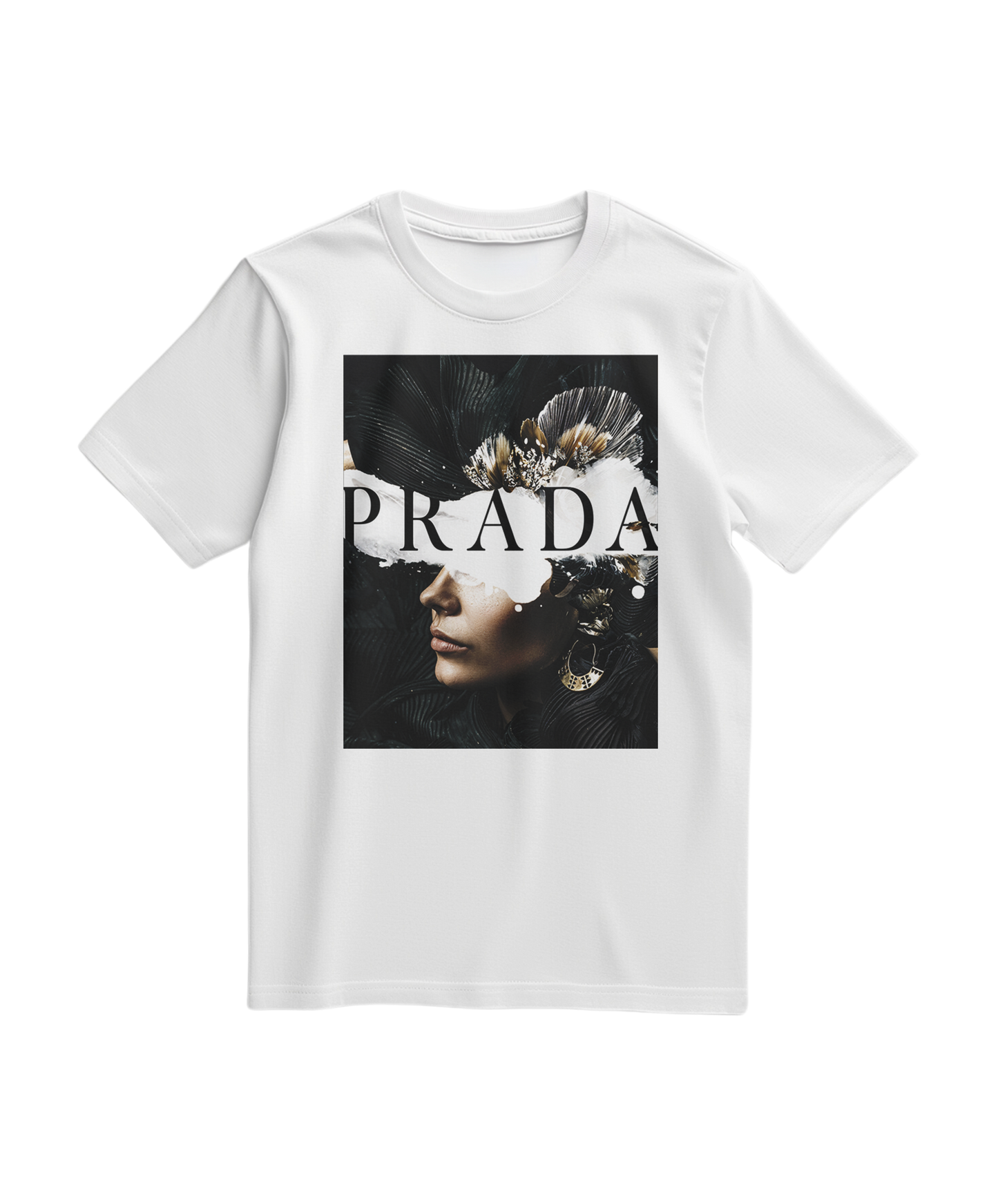 Camiseta branca Shadow Muse da Camalestore, com design estilizado, vista de frente, tecido confortável e corte casual.