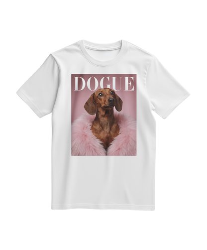 Camiseta branca Dachshund Muse da Camalestore, com estampa de cachorro Dachshund, vista frontal.