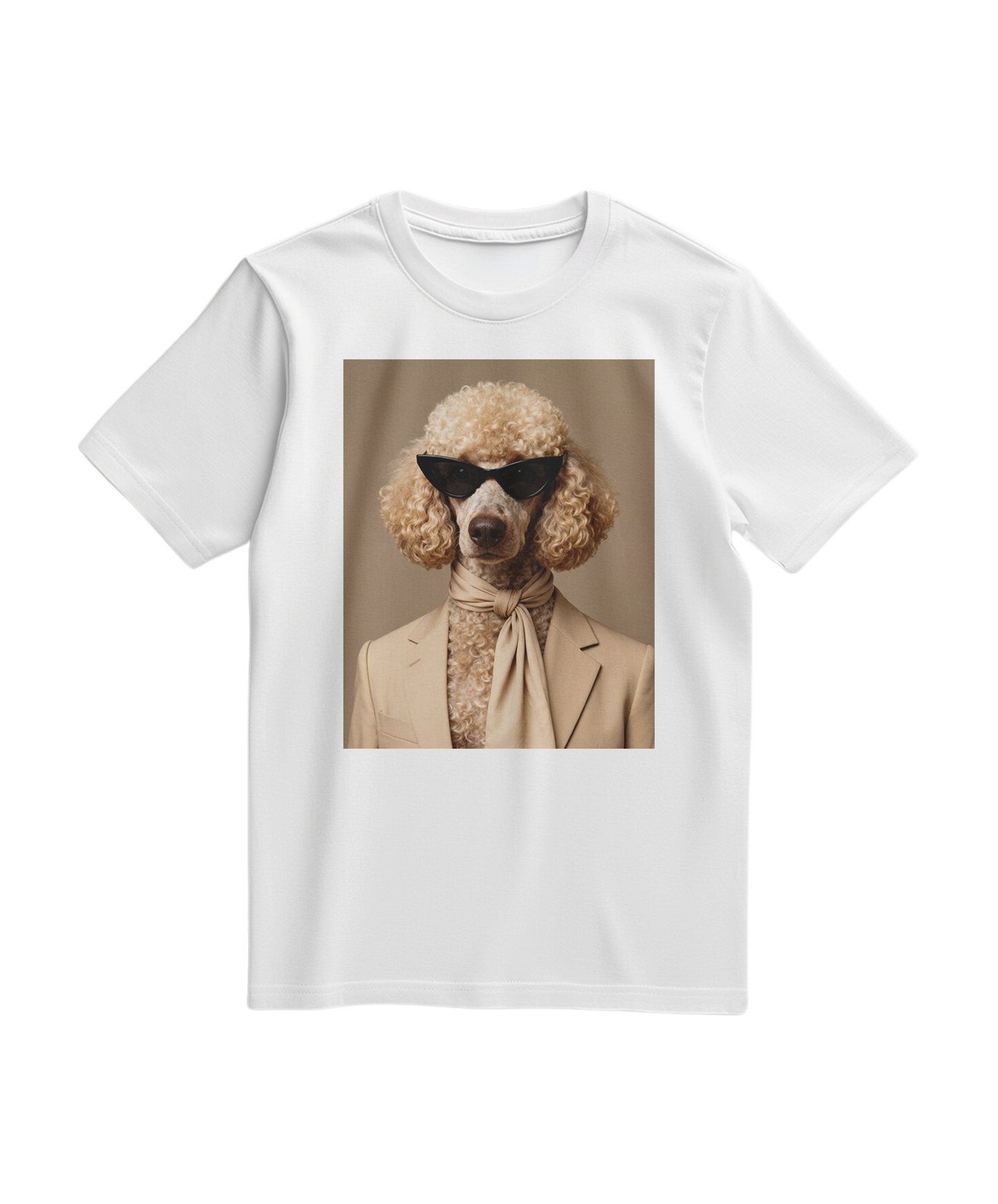 Camalestore T-shirt Poodle Tailor branca, manga curta, com estampa de poodle, visual casual e confortável.