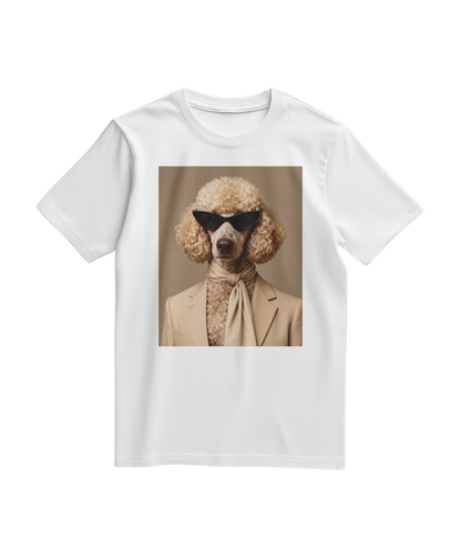 Camalestore T-shirt Poodle Tailor branca, manga curta, com estampa de poodle, visual casual e confortável.