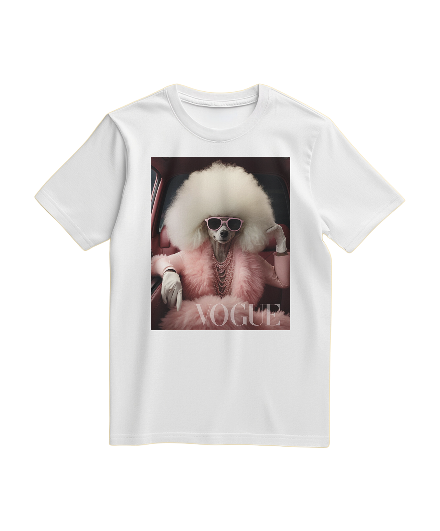 Camiseta branca Poodle Glam da Camalestore, modelo casual com estampa de poodle estilizado, vista frontal.