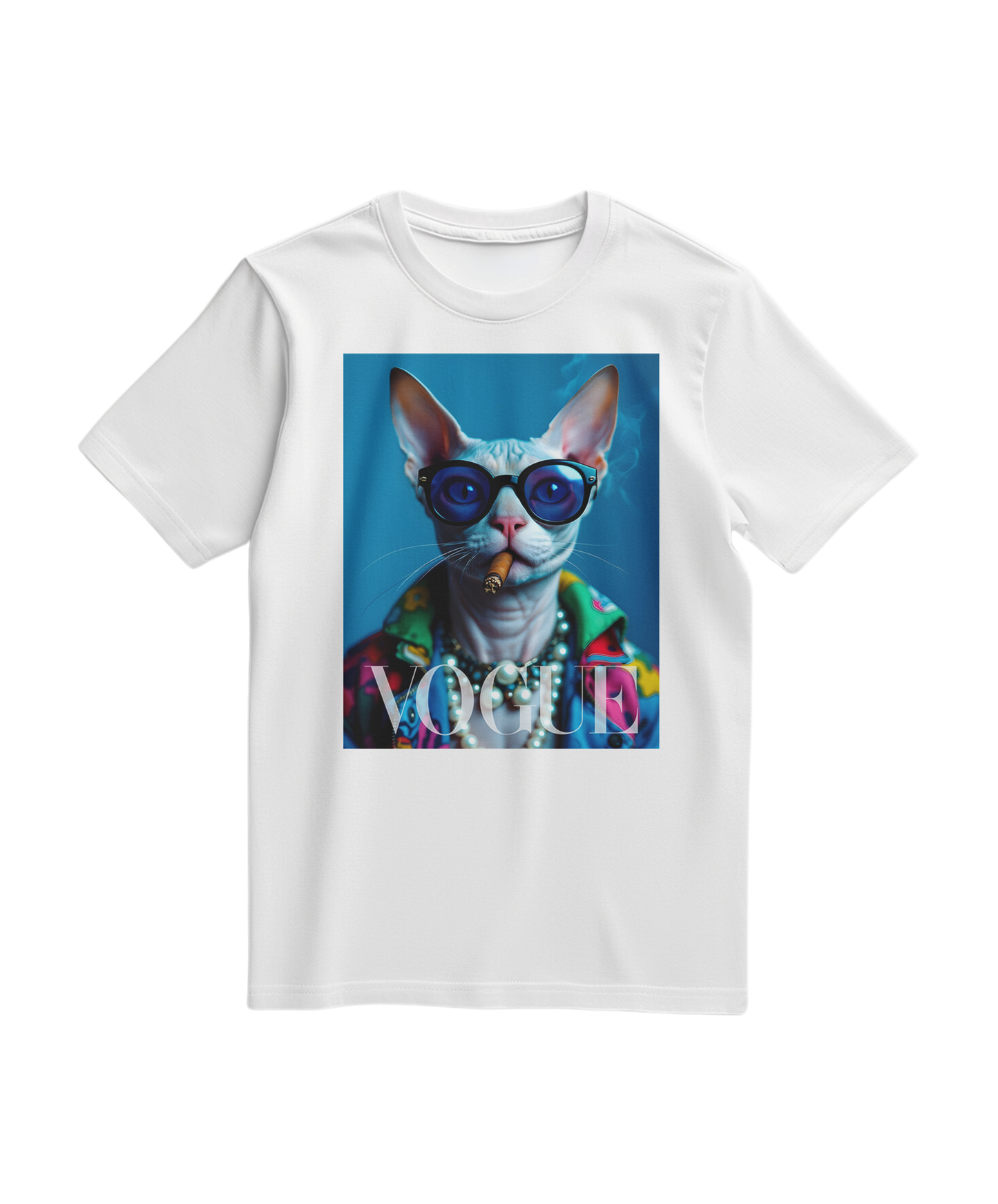 Camiseta branca Neo-Sphynx Studio, T-shirt de algodão com estampa moderna, vestida sobre um manequim.
