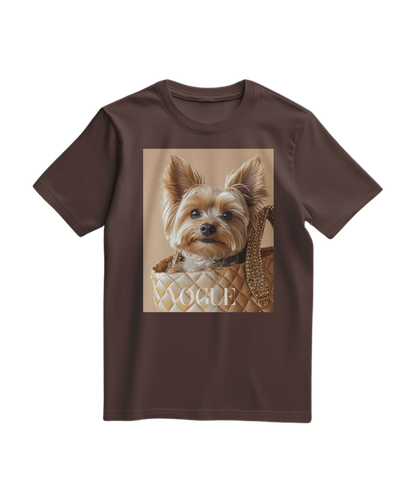 Camiseta marrom Yorkie Muse da Camalestore, com estampa de cachorro Yorkie, em tecido confortável e de alta qualidade.