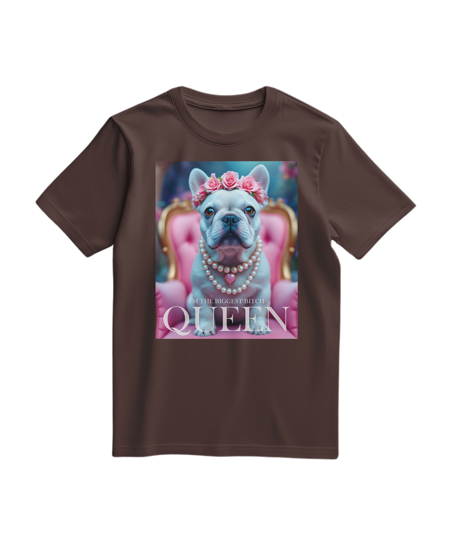 Camiseta T-shirt Frenchie Queen da Camalestore, com estampa de cachorro French Bulldog, cor castanho, visual detalhado.