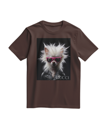 Camalestore T-shirt Rebel Fur marrom com estampa gráfica, tecido confortável e corte casual em close na imagem.
