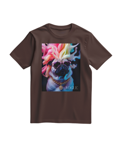 Camiseta Pug Chromatic Elite, t-shirt marrom com estampa de pug colorido, feita pela Camalestore, vista frontal.