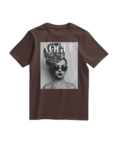 T-shirt floral preta da Camalestore, com estampa de flores em tons escuros e corte clássico, vista frontal.