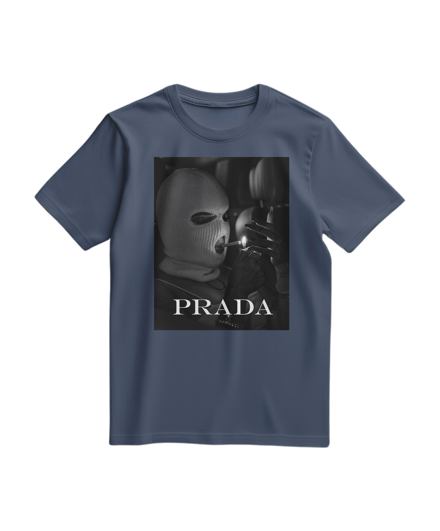 Camiseta Urban Rebel da Camalestore, camiseta azul escura de algodão com estampa moderna na frente.