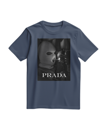 Camiseta Urban Rebel da Camalestore, camiseta azul escura de algodão com estampa moderna na frente.
