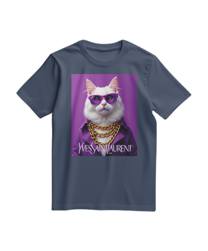 Camalestore T-shirt Feline Drip azul profundo com estampa de gato estilizado, tecido confortável e design moderno.