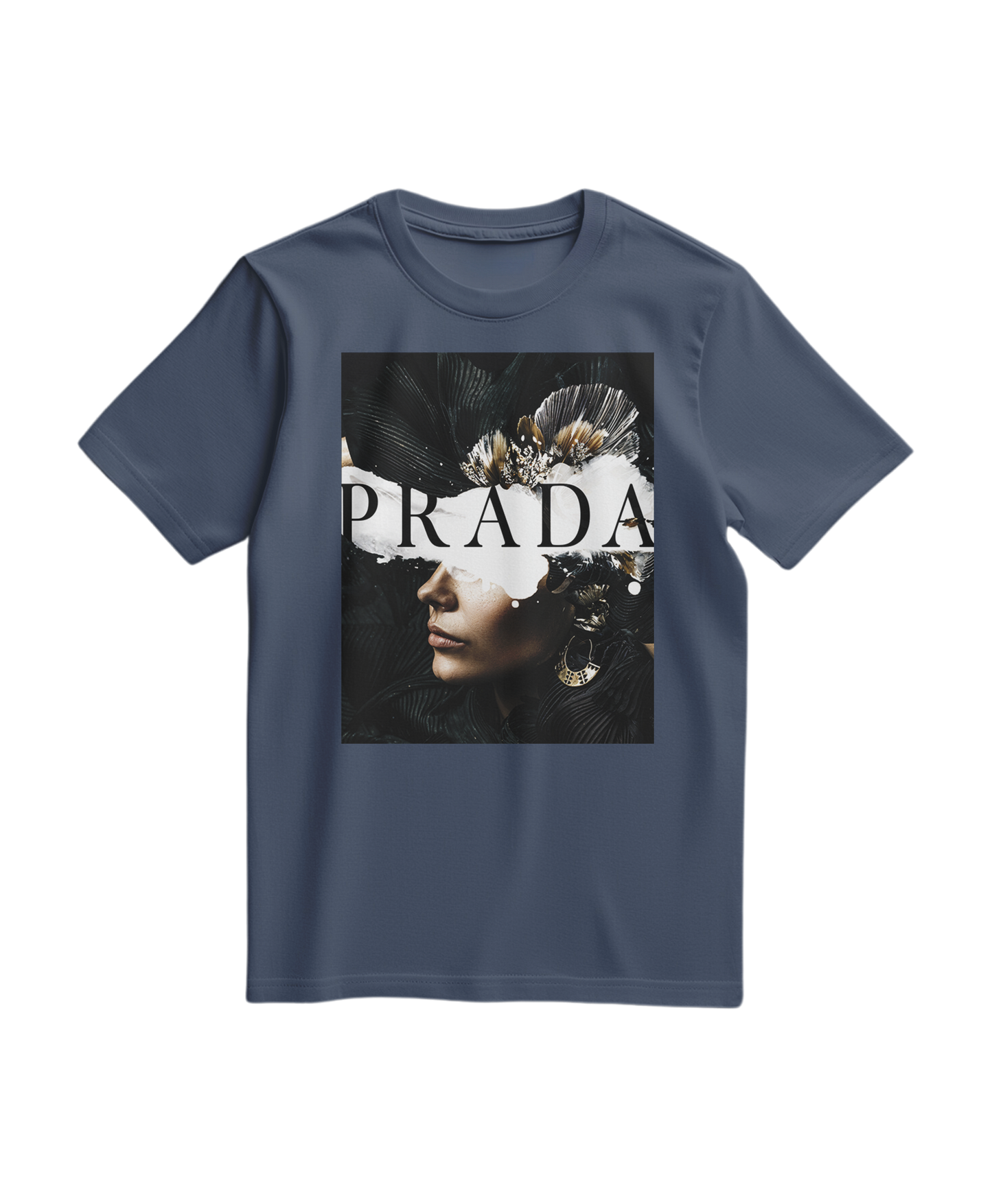 Camalestore T-shirt Shadow Muse azul escuro com design artístico, feito de algodão confortável, para um visual casual e moderno.