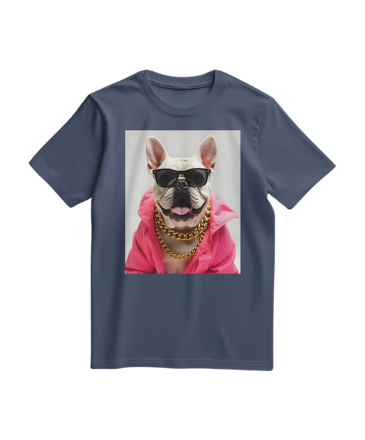 Camiseta Bulldog Azure Pop da Camalestore, t-shirt azul escura com estampa de Bulldog, vista frontal em fundo neutro