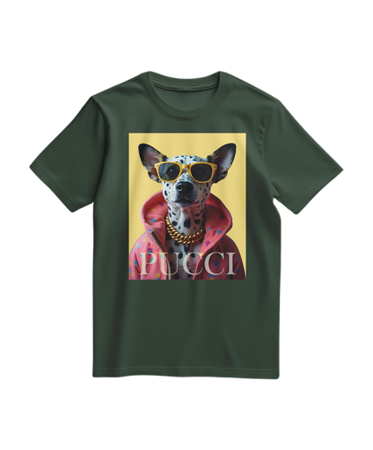 Camiseta verde floresta com estampa de dálmatas, t-shirt casual da marca Camalestore, vista frontal.