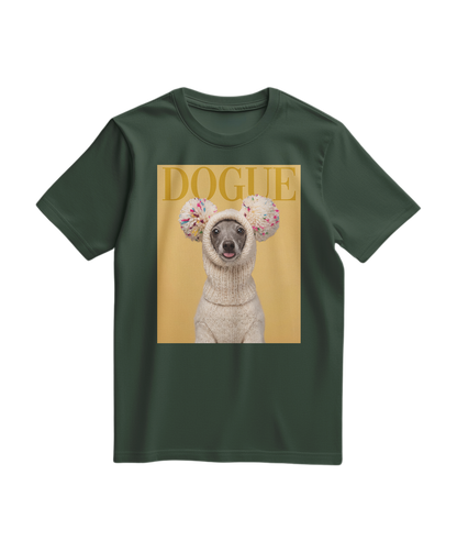Camiseta Camalestore Dogue Balaclava em verde floresta, confortável, com estampa de cão, vista frontal na imagem.