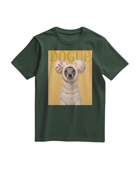 Camiseta Camalestore Dogue Balaclava em verde floresta, confortável, com estampa de cão, vista frontal na imagem.