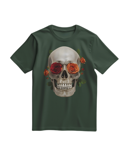 Camiseta verde com estampa de caveira e rosas, camiseta casual da marca Camalestore, vista frontal com detalhes de design.