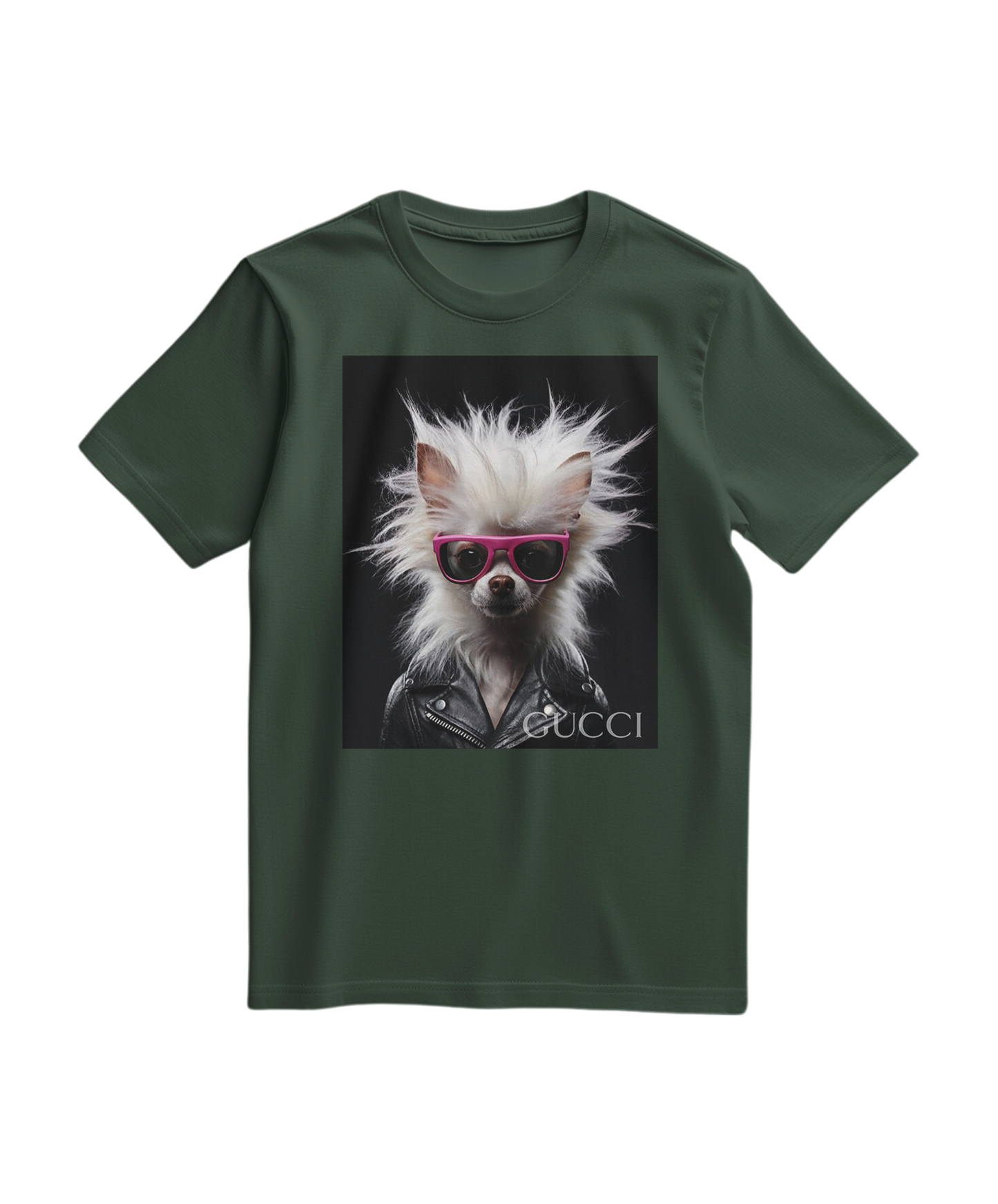 Camiseta Rebel Fur da Camalestore em verde floresta, com estampa e design casual, vista de frente.
