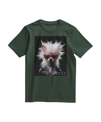 Camiseta Rebel Fur da Camalestore em verde floresta, com estampa e design casual, vista de frente.