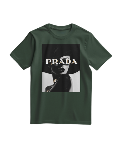 Camalestore T-shirt Shadow Couture Muse verde floresta com estampa moderna e confortável, vista frontal.