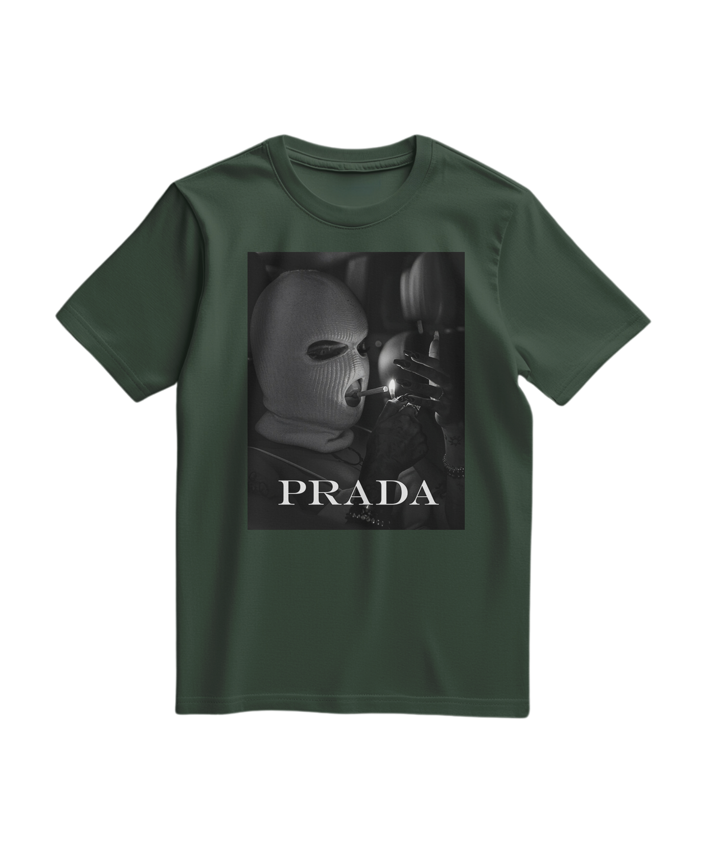 Camiseta Urban Rebel da Camalestore em verde floresta, com design gráfico moderno e confortável para uso casual.