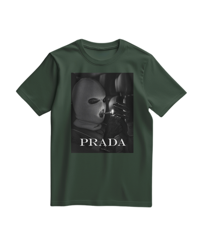 Camiseta Urban Rebel da Camalestore em verde floresta, com design gráfico moderno e confortável para uso casual.