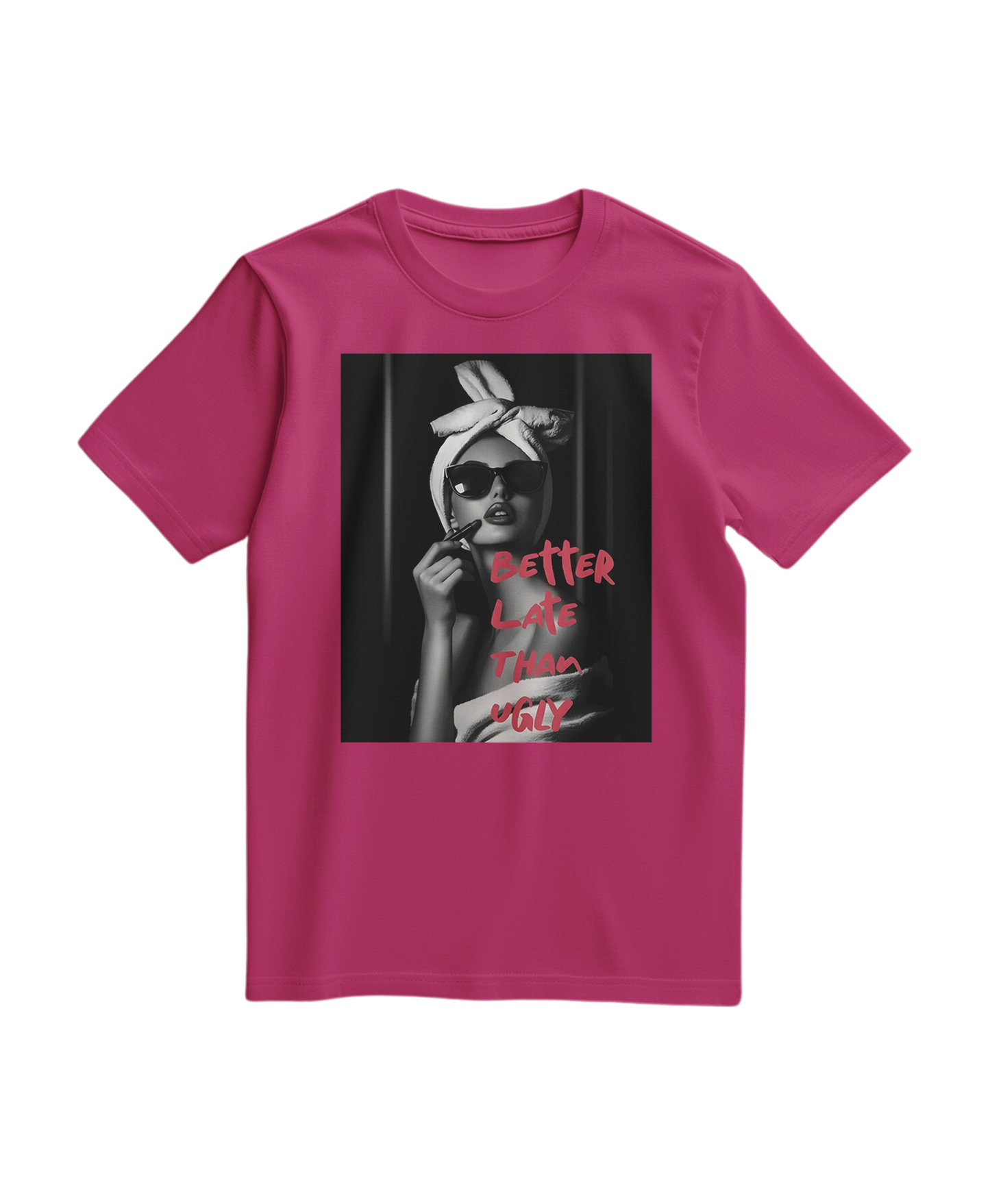 Camiseta Ugly Chic Statement da Camalestore, t-shirt fúcsia com design moderno e estilo casual, vista frontal.