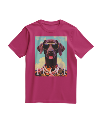 T-shirt tropical Pooch da Camalestore em cor fúcsia com padrão de cão tropicais, tecido leve e confortável.