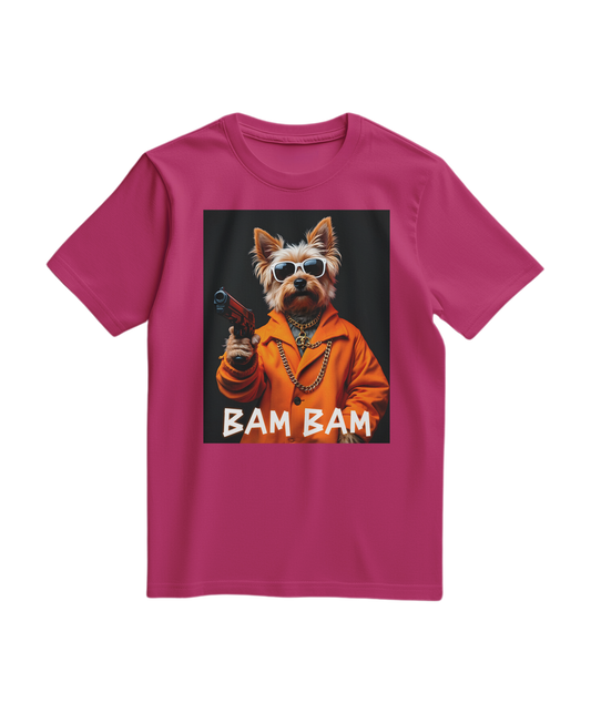 Camiseta Bam Bam Gangster da Camalestore em Fúcsia, mostrando o design na frente e detalhes da gola e mangas.
