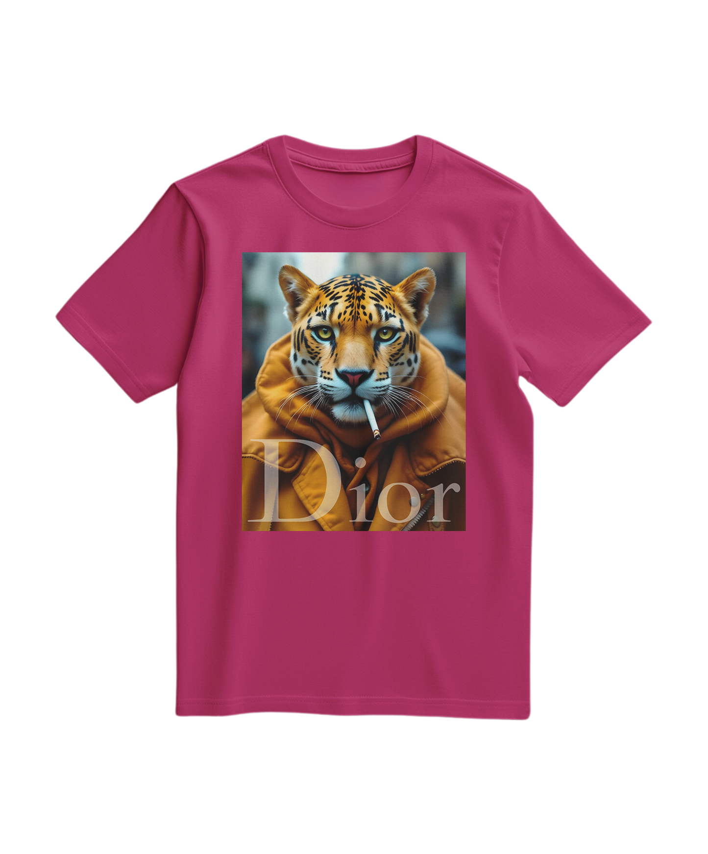 Camiseta T-shirt Jaguar Raw da Camalestore, em cor fuscia, com estampa de jaguar e detalhes visuais na frente.