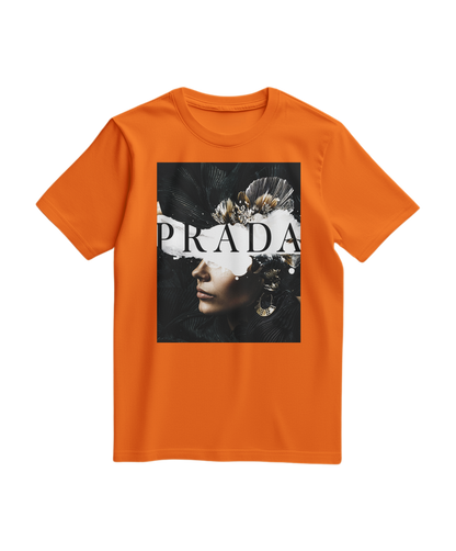 Camalestore T-shirt Shadow Muse laranja com estampa estilizada, tecido confortável e caimento casual, para looks modernos.