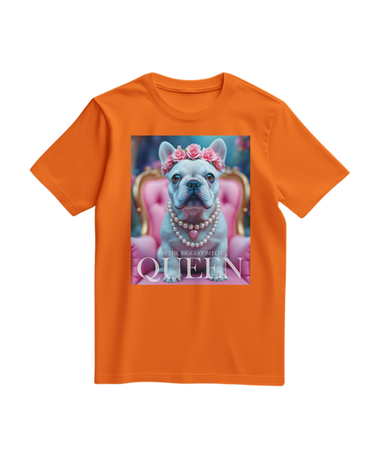 Camiseta T-shirt Frenchie Queen da Camalestore em laranja, com estampa de cachorro French Bulldog e detalhes femininos.