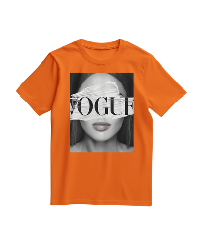 Camiseta laranja Camalestore com estampa de olhos V, manga curta e caimento casual, vista frontal.