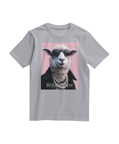Camiseta cinza Oxford da Camalestore com ícone de ovelha de pérola na frente, estilo casual e confortável.