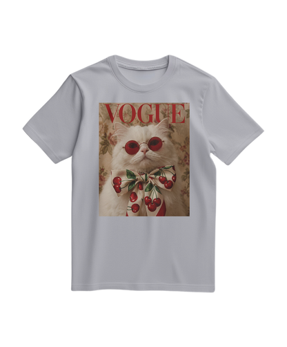 Camiseta cinza Velvet Cherry da Camalestore, com estampa de cereja e tecido macio, vista frontal em close.