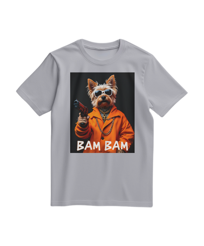 Camalestore T-shirt Bam Bam Gangster cinza com estampa frontal, tecido de algodão confortável e estilo casual.
