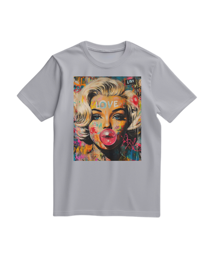 Camiseta cinza Marilyn Pop Rebel da Camalestore, t-shirt casual com estampa estilizada, vista frontal em fundo branco.