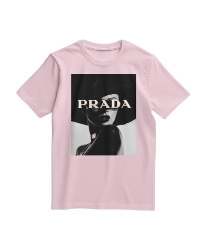 Camiseta Shadow Couture Muse da Camalestore em rosa claro, com estampa moderna e corte confortável.