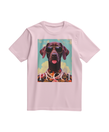 T-shirt tropical Pooch da Camalestore em cor rosa pálido com estampado de cães tropicais e detalhes coloridos.
