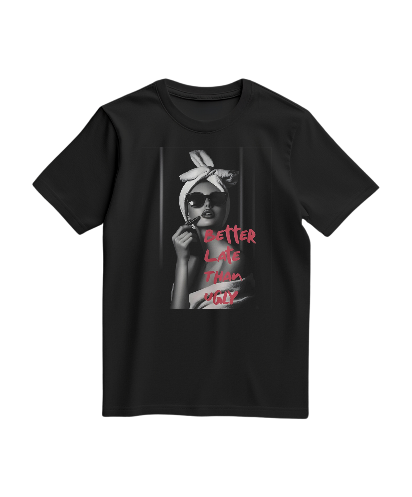 Camiseta preta Ugly Chic Statement da Camalestore, com design gráfico na frente, vestuário casual de estilo moderno.