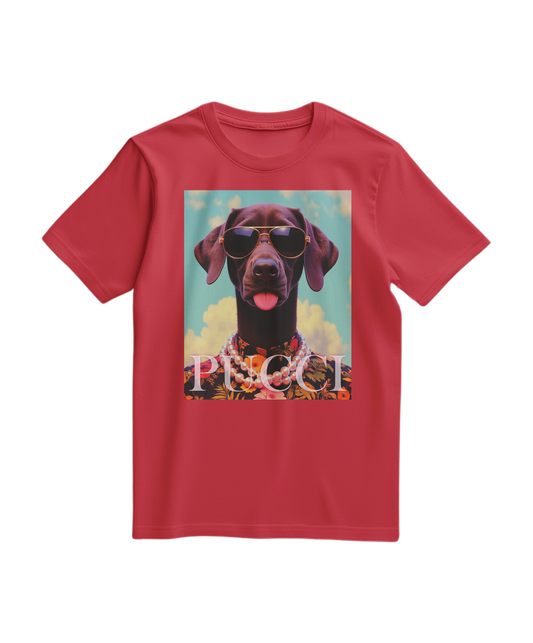 T-shirt vermelha Tropical Pooch da Camalestore com estampado de cão tropical na frente, tecido confortável e ajustado ao corpo.